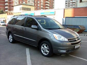 2004 Toyota Sienna Pics