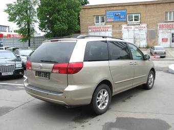 2005 Toyota Sienna Photos