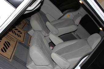 2010 Toyota Sienna Pictures