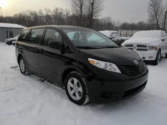 2012 Toyota Sienna Photos