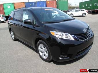 2012 Toyota Sienna Photos