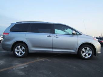2012 Toyota Sienna Wallpapers