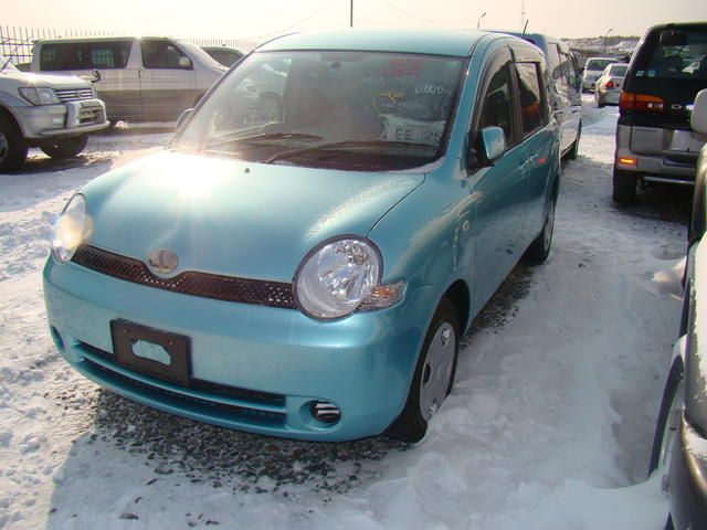 2003 Toyota Sienta