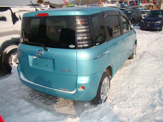 2003 Toyota Sienta