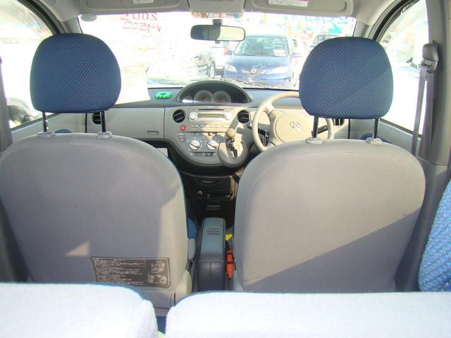 2003 Toyota Sienta