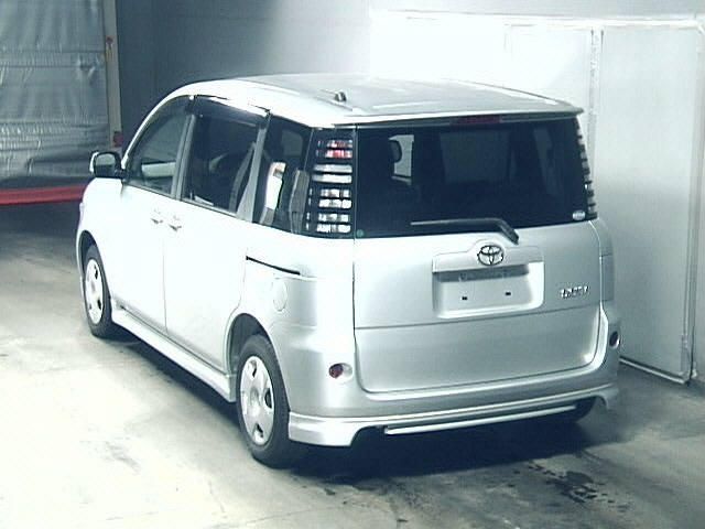 2003 Toyota Sienta