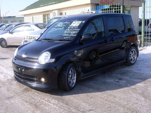 2003 Toyota Sienta