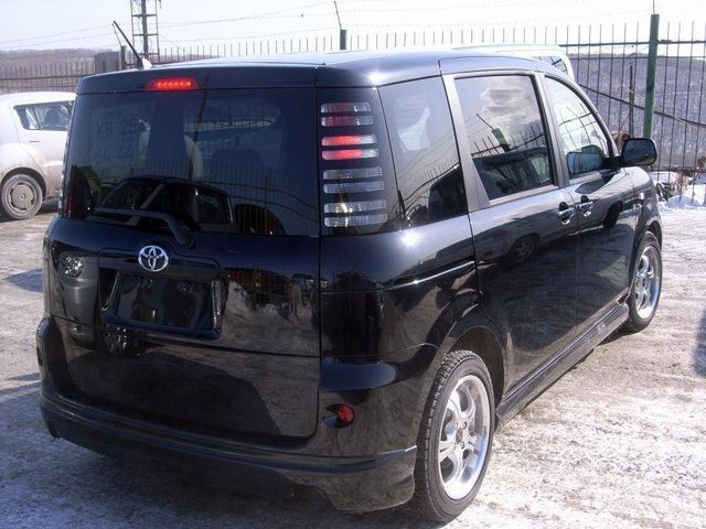2003 Toyota Sienta