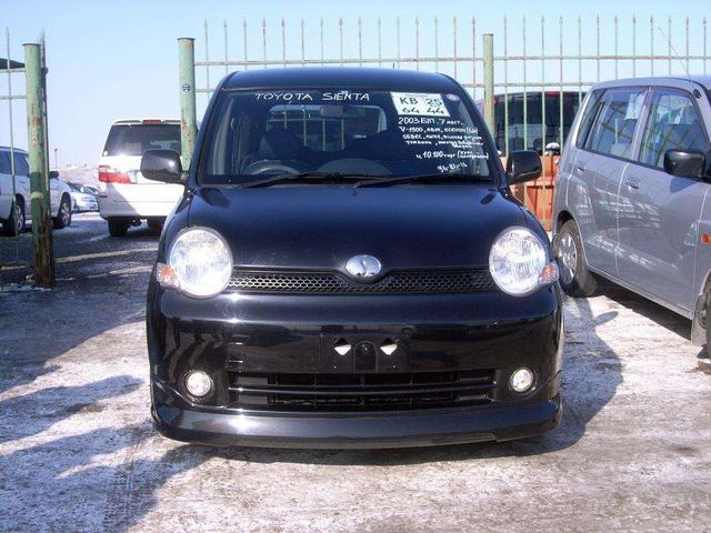 2003 Toyota Sienta