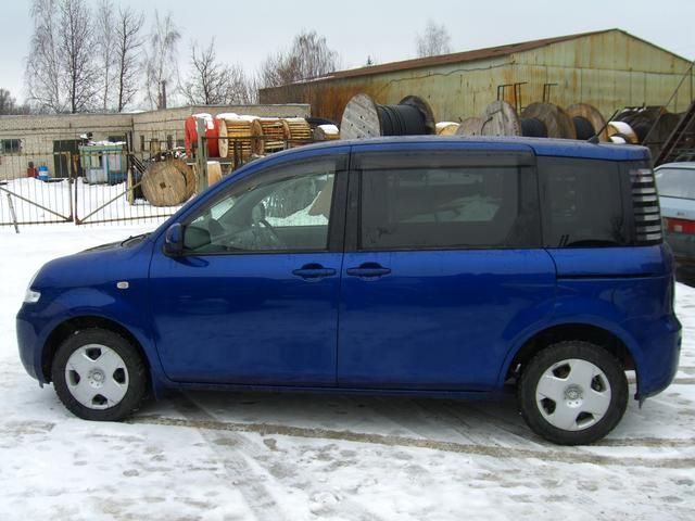 2003 Toyota Sienta