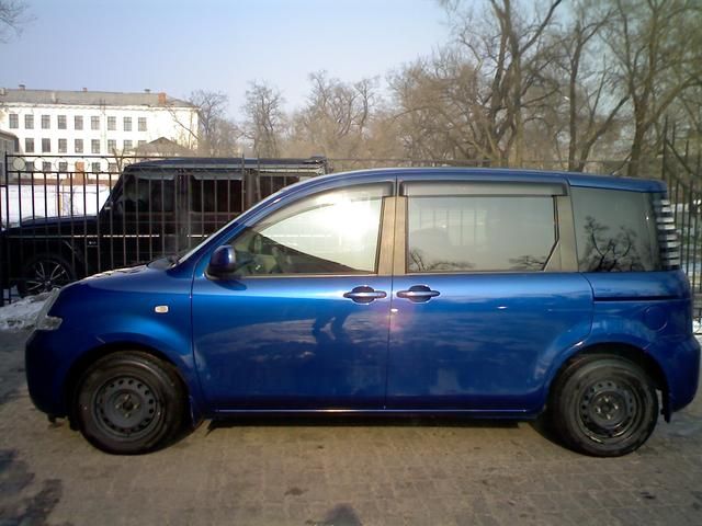 2003 Toyota Sienta