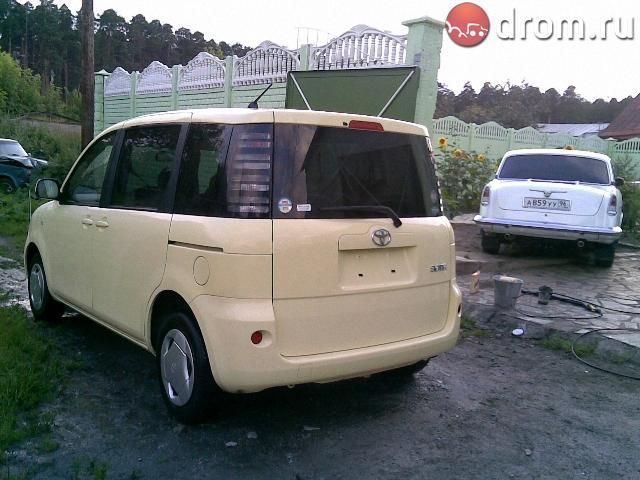 2003 Toyota Sienta