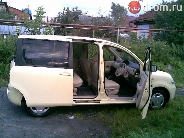 2003 Toyota Sienta