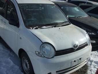2003 Toyota Sienta