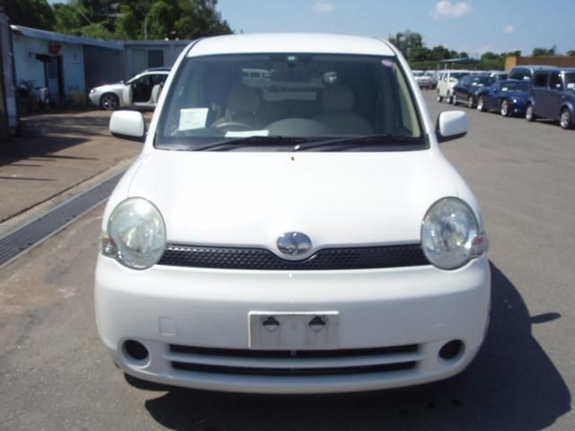 2003 Toyota Sienta