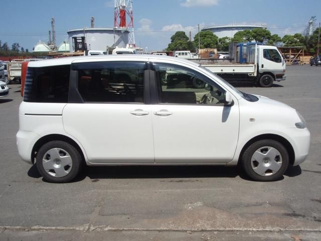 2003 Toyota Sienta