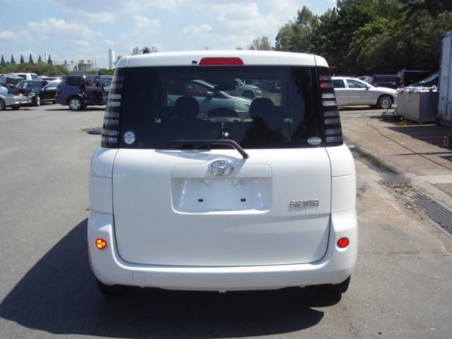 2003 Toyota Sienta