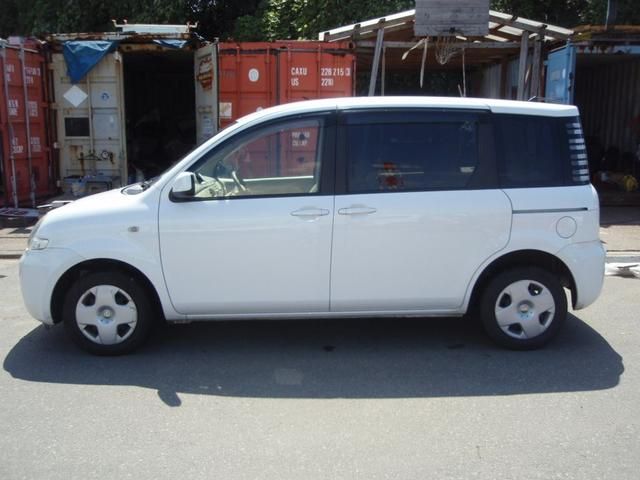 2003 Toyota Sienta