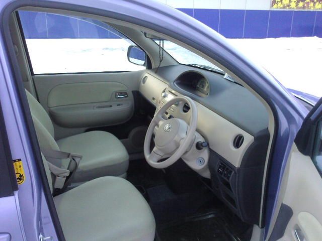 2003 Toyota Sienta