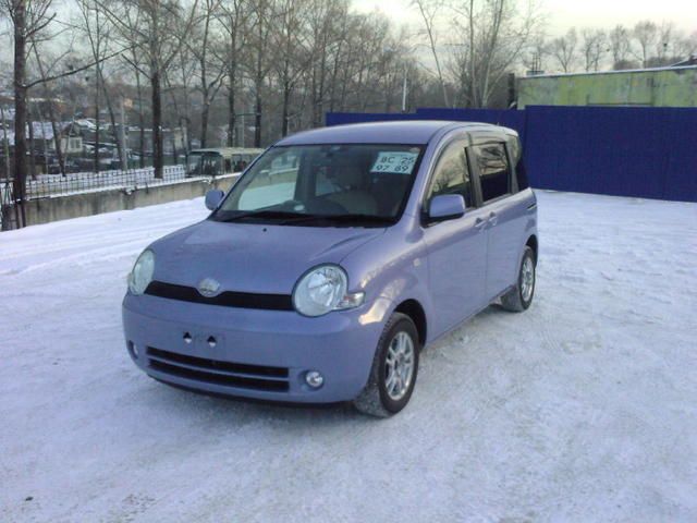 2003 Toyota Sienta