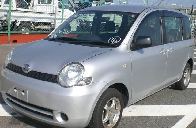 2003 Toyota Sienta