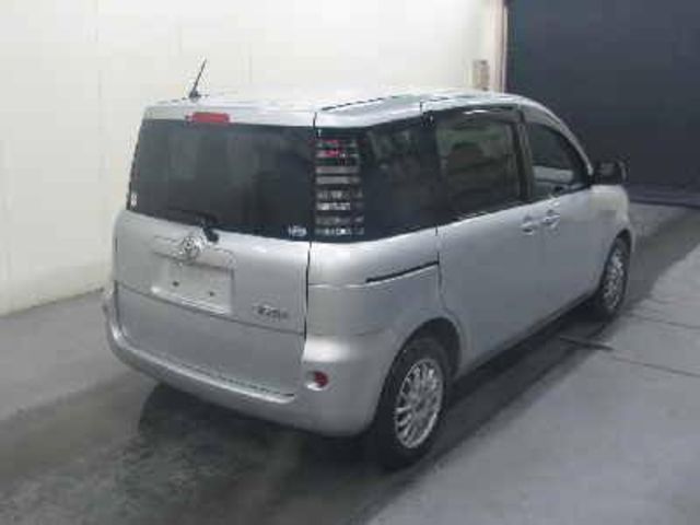 2003 Toyota Sienta