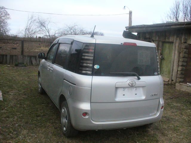 2003 Toyota Sienta