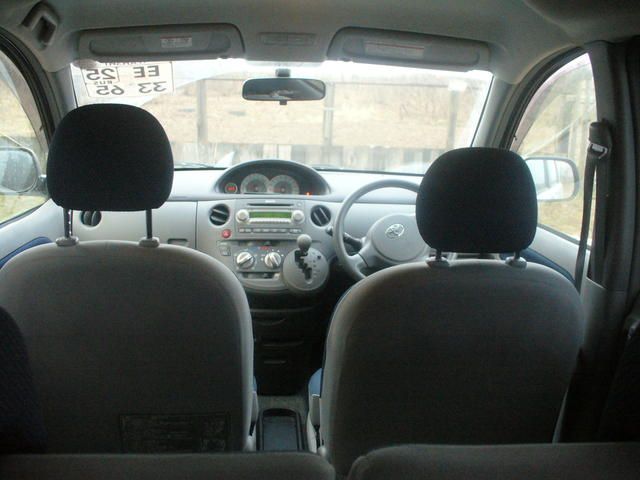 2003 Toyota Sienta