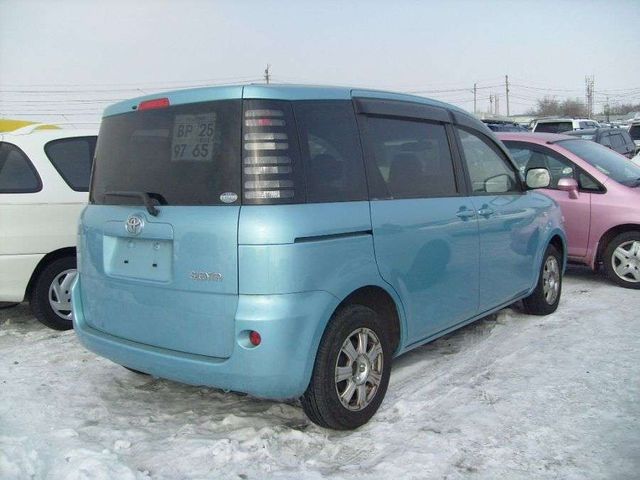 2003 Toyota Sienta