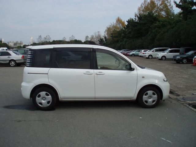 2003 Toyota Sienta