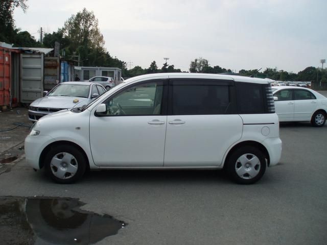 2003 Toyota Sienta