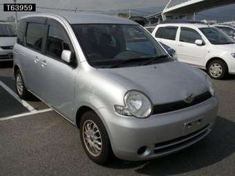 2003 Toyota Sienta Pictures