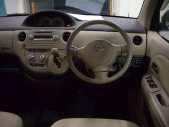 2003 Toyota Sienta Photos