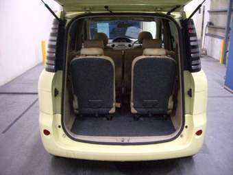 2003 Toyota Sienta Pictures