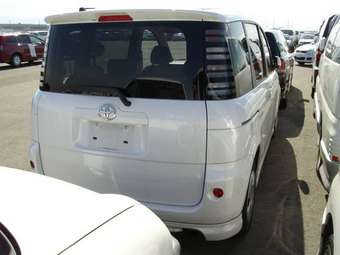 2003 Toyota Sienta Pictures