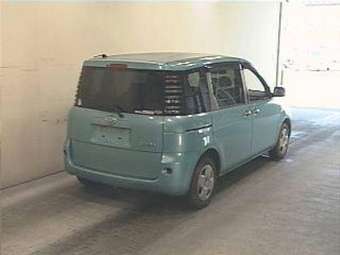 2003 Toyota Sienta Photos