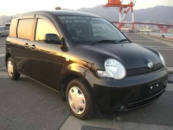 2003 Toyota Sienta Pictures