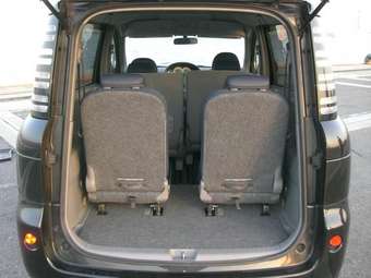 2003 Toyota Sienta Pictures