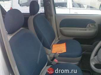 2003 Toyota Sienta Photos