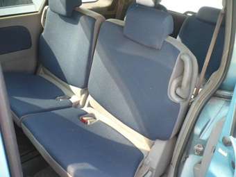 2003 Toyota Sienta Pictures