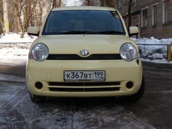 2003 Toyota Sienta Pictures