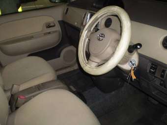 2003 Toyota Sienta Pictures