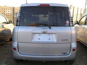 2003 Toyota Sienta Photos