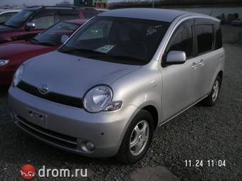 2003 Toyota Sienta Pictures