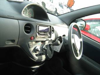 2003 Toyota Sienta Images