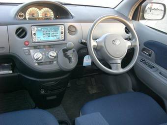 2003 Toyota Sienta Pictures