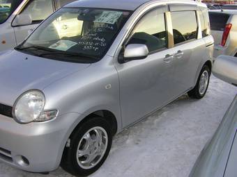 2003 Toyota Sienta Pictures