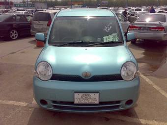 2003 Toyota Sienta Pics