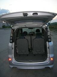 2003 Toyota Sienta Images