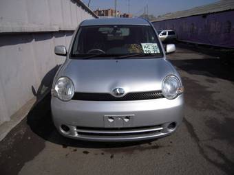 2003 Toyota Sienta Pictures